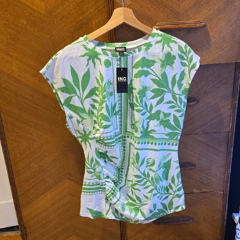 INC International Concepts White and Green Leaf Print Women's Tee